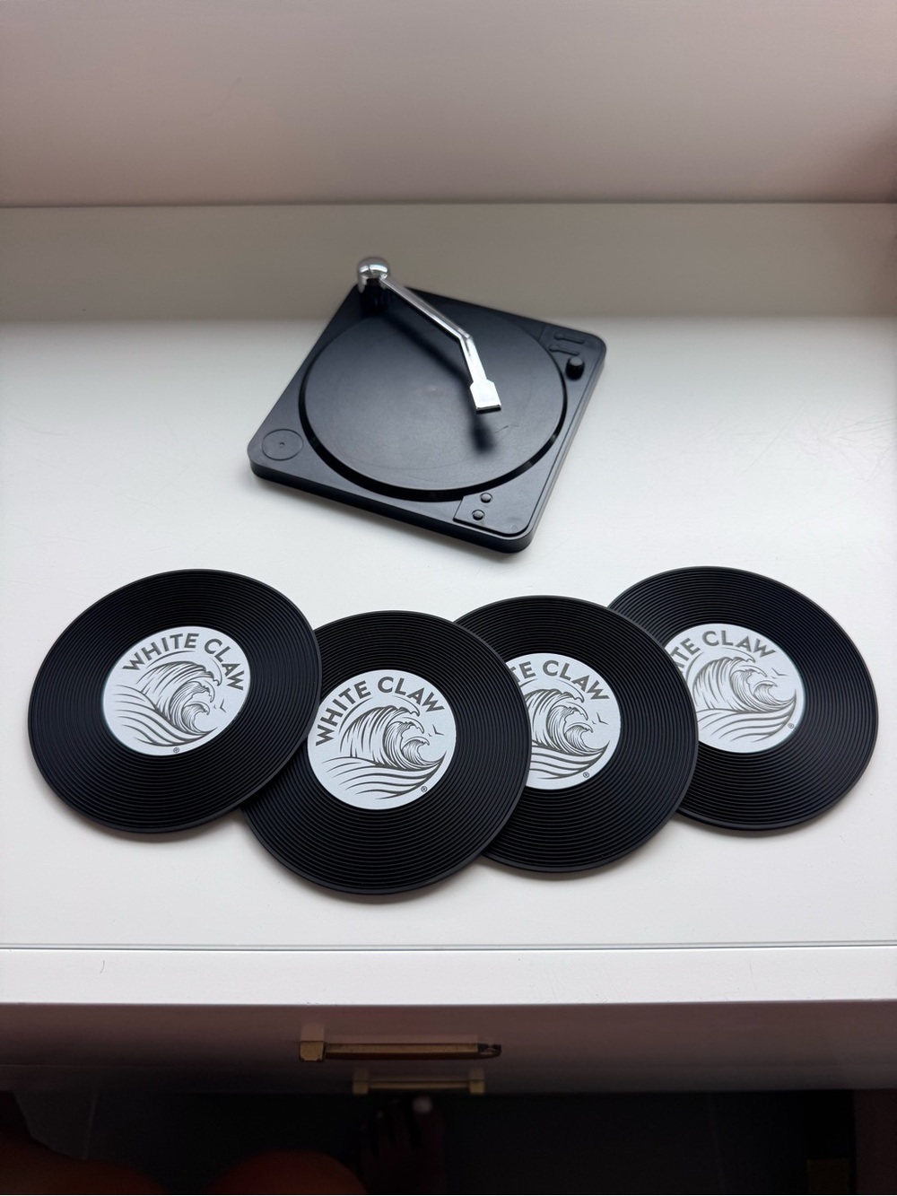 White Claw Wave Turntable coaster set Decor in Black and white